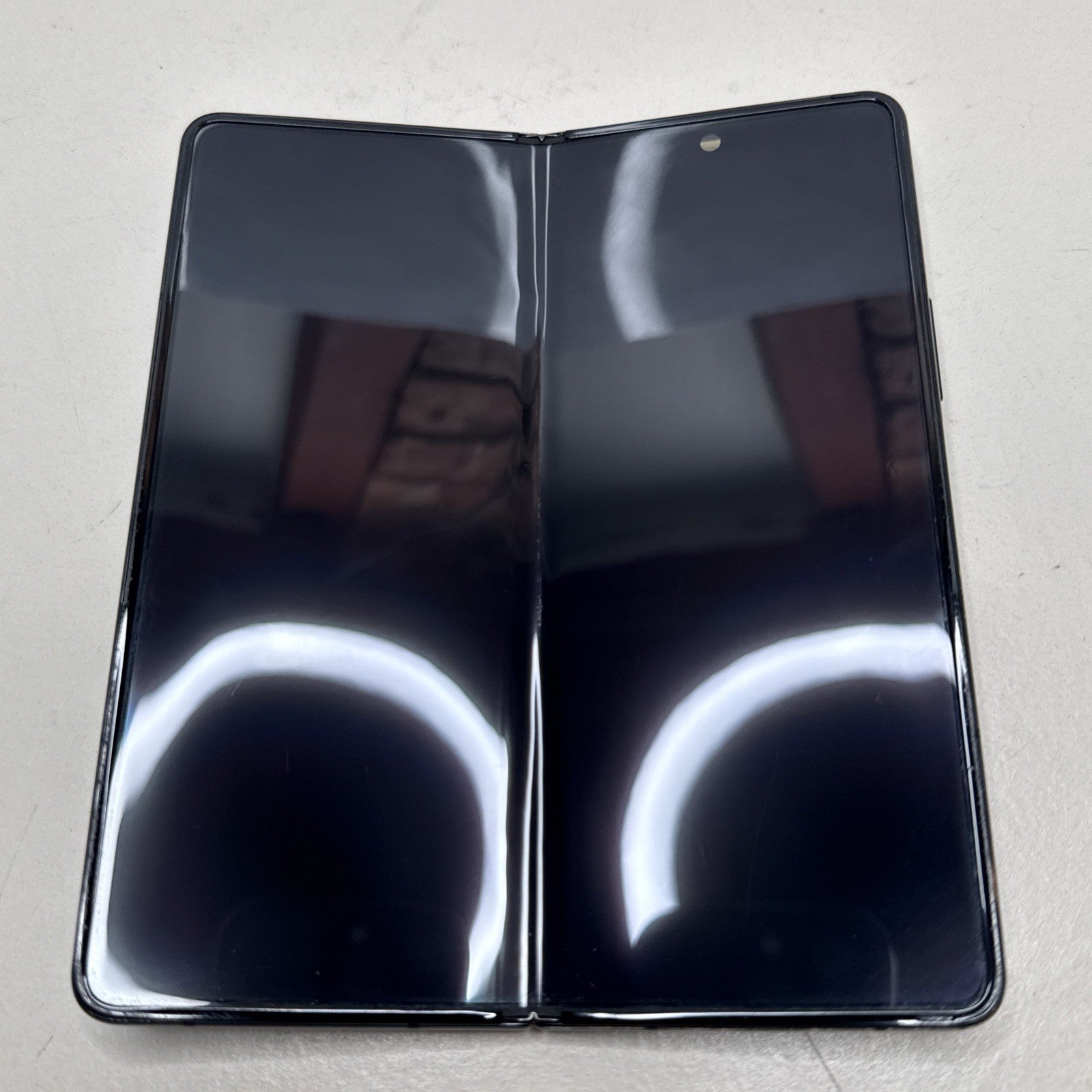 Samsung Galaxy Z Fold4 SM-F936B/DS - 256GB - *hinge faulty and flex cable*