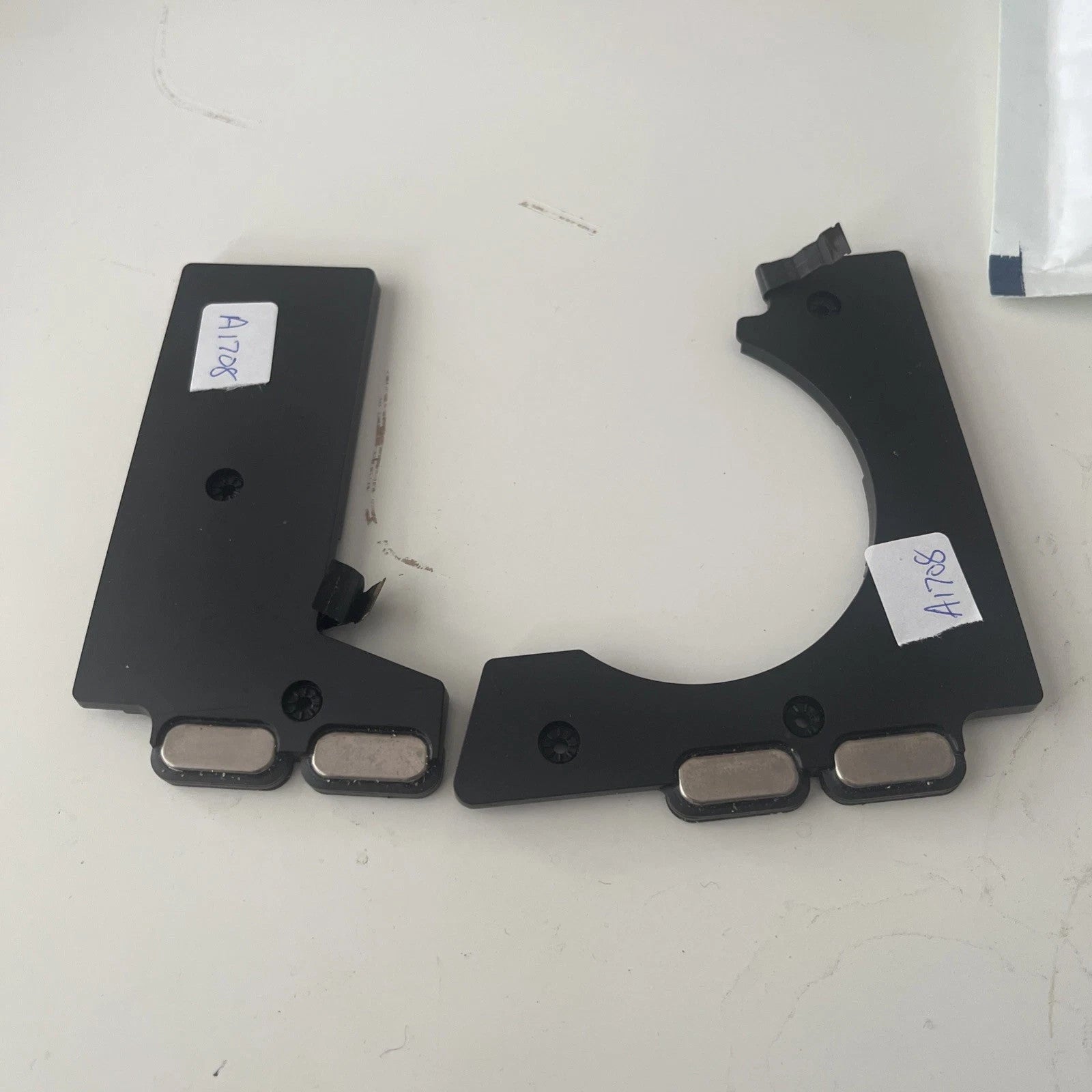 Haut-parleurs internes Apple MacBook Pro A1708 authentiques/d'origine - Gauche et droit