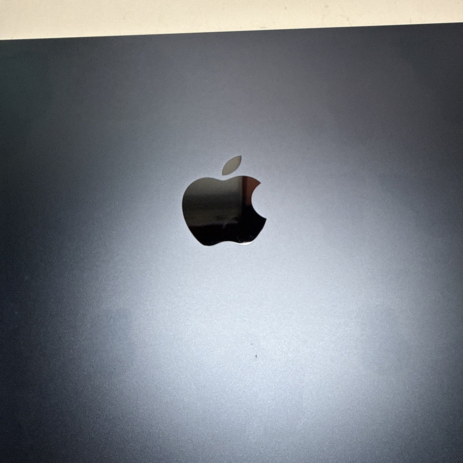 Faulty MacBook Air EMC 8611 13.6” 2024 Midnight Screen