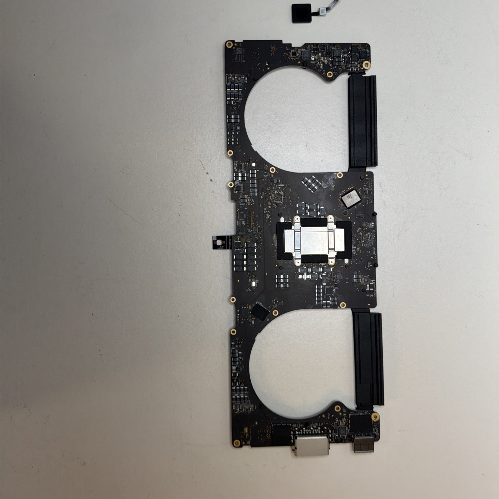 Apple MacBook Pro 16" A2485 M1 Pro 2021 Logic Board – Faulty / Not Working
