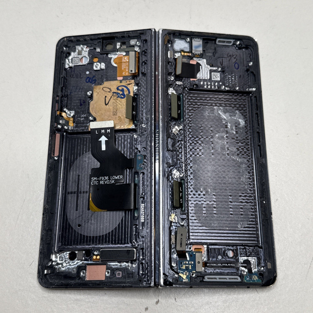 Samsung Galaxy Z Fold4 SM-F936B/DS - 256GB - *hinge faulty and flex cable*