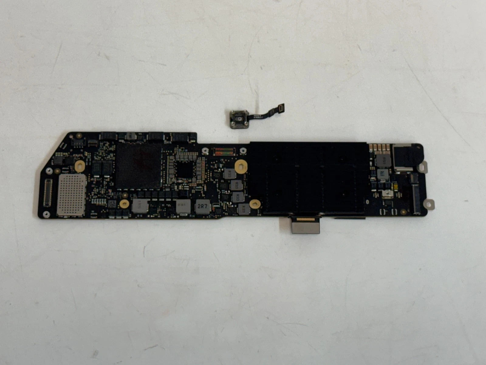 MacBook Air 13" A2179 2020 i3 Dual Core 1.1GHz 8GB 256GB Logic Board + ID defekt