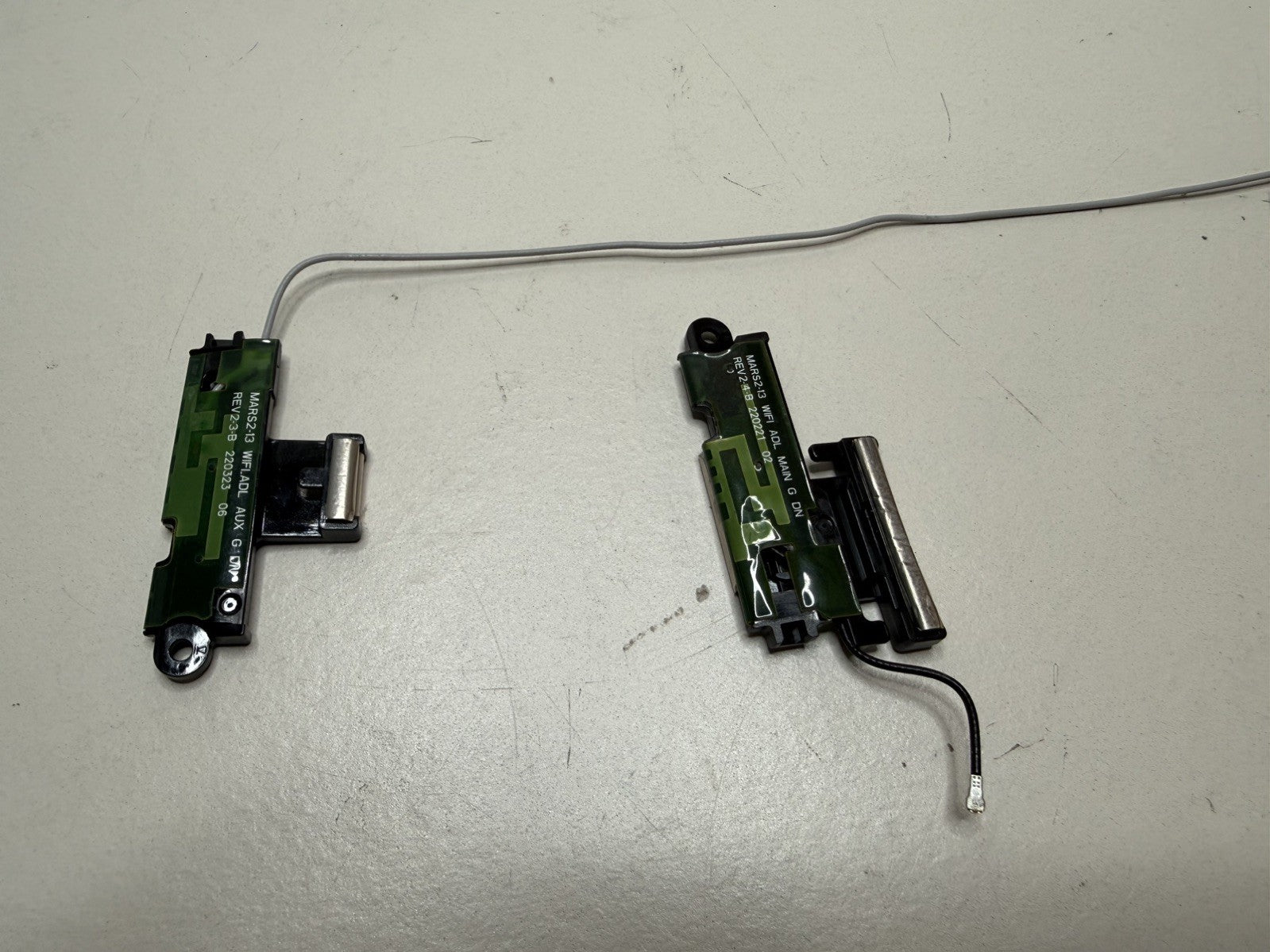 Samsung Galaxy Book 2 360 NP730QED WIFI Wireless Antennas Main Aux Left Right