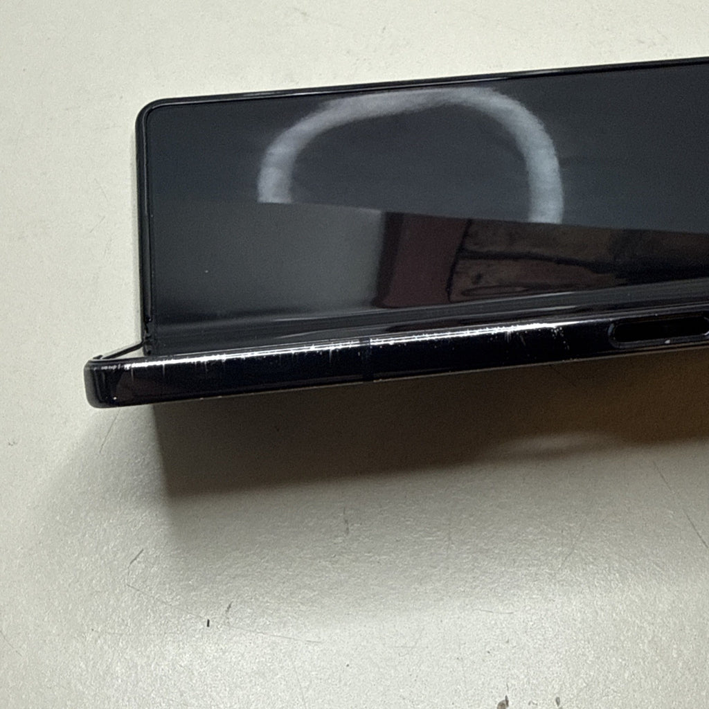 Samsung Galaxy Z Fold4 SM-F936B/DS - 256GB - *hinge faulty and flex cable*