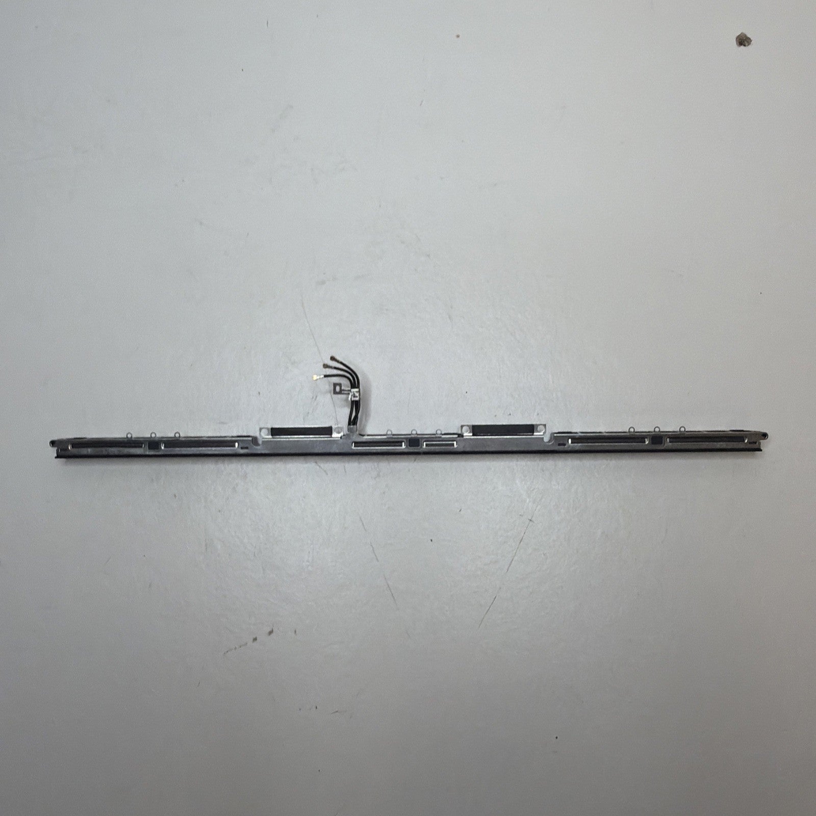 Apple Macbook Pro 16" A2485 2021 Genuine WiFi Antenna Bar Strip (PS3)