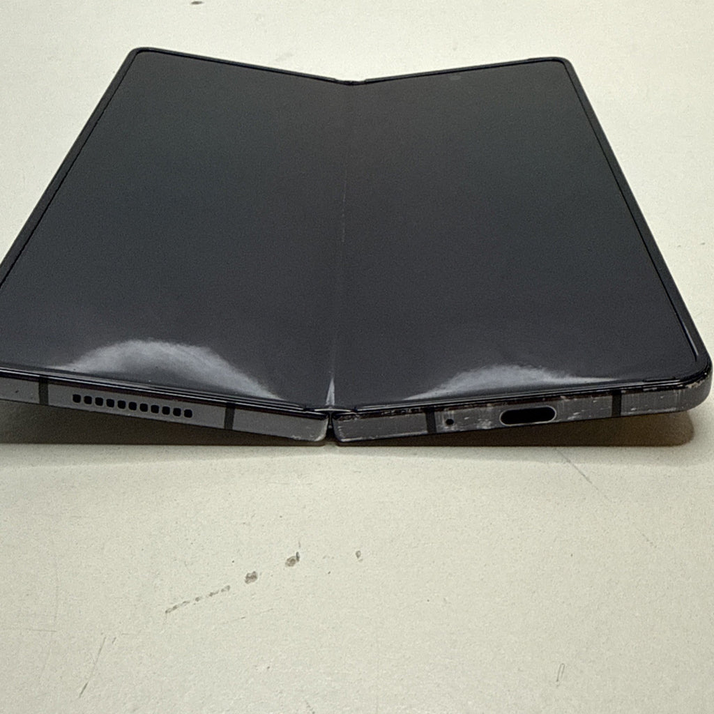 Samsung Galaxy Z Fold4 SM-F936B/DS - 256GB - *hinge faulty and flex cable*