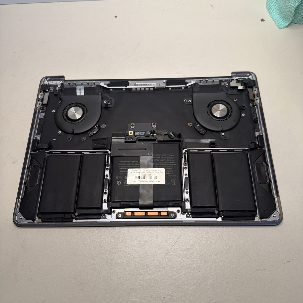 GENUINE Apple MacBook Pro A2251 EMC 3348-2020 13" GREY Palmrest