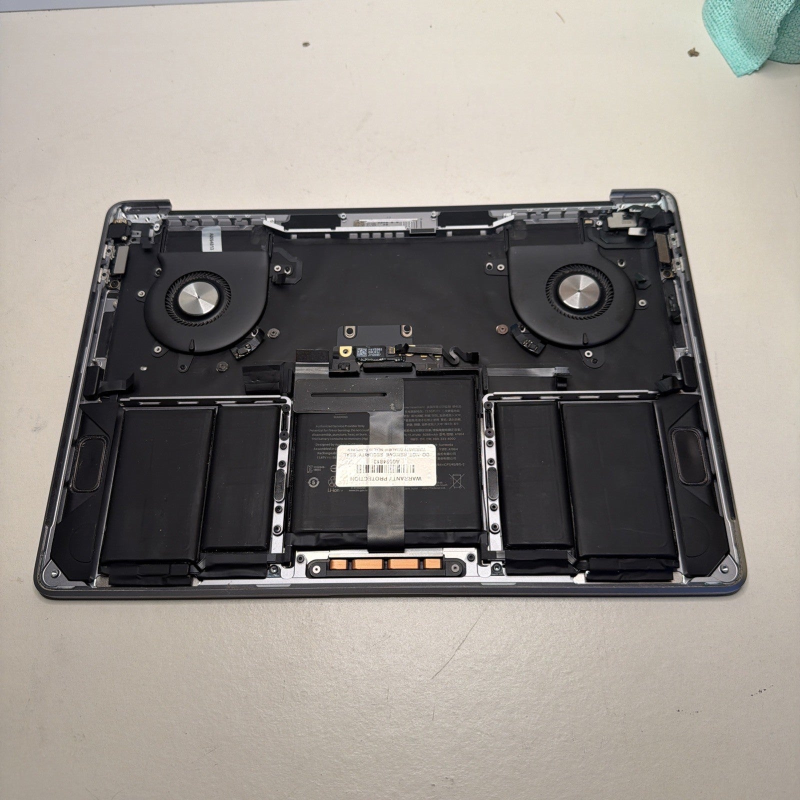 GENUINE Apple MacBook Pro A2251 EMC 3348-2020 13" GREY Palmrest